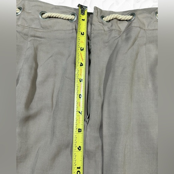 Cute Tan Skirt With Rope Drawstring. - Picture 12 of 14